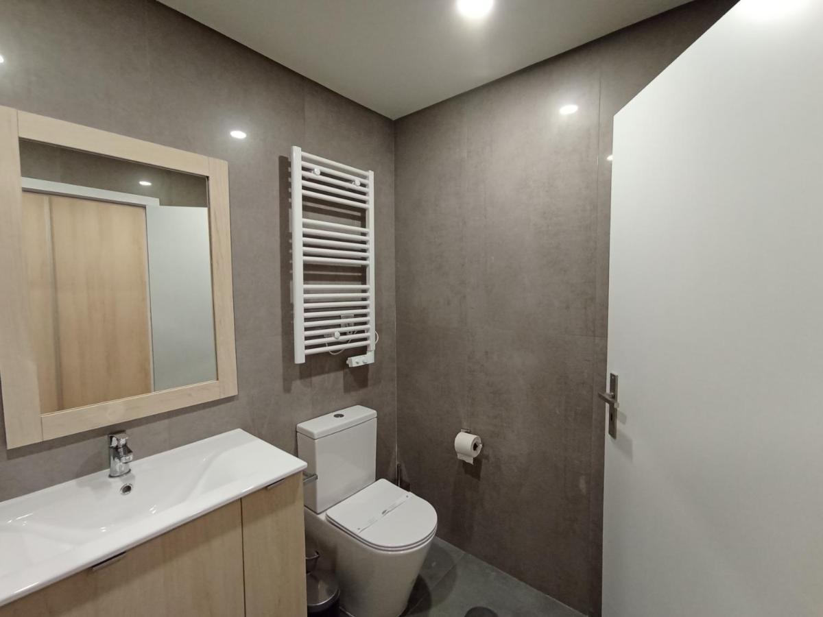 715 Gale Apartment Wi-Fi, Estacionamento 포르투 외부 사진