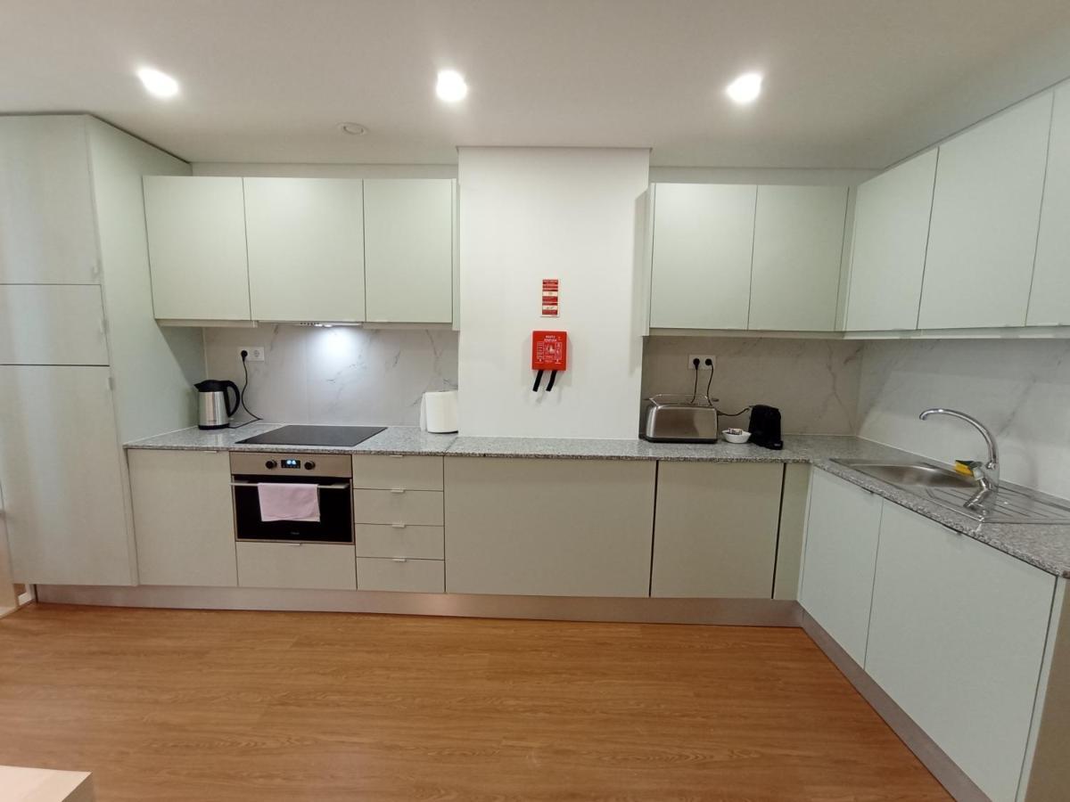 715 Gale Apartment Wi-Fi, Estacionamento 포르투 외부 사진