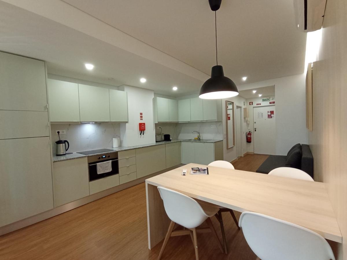 715 Gale Apartment Wi-Fi, Estacionamento 포르투 외부 사진