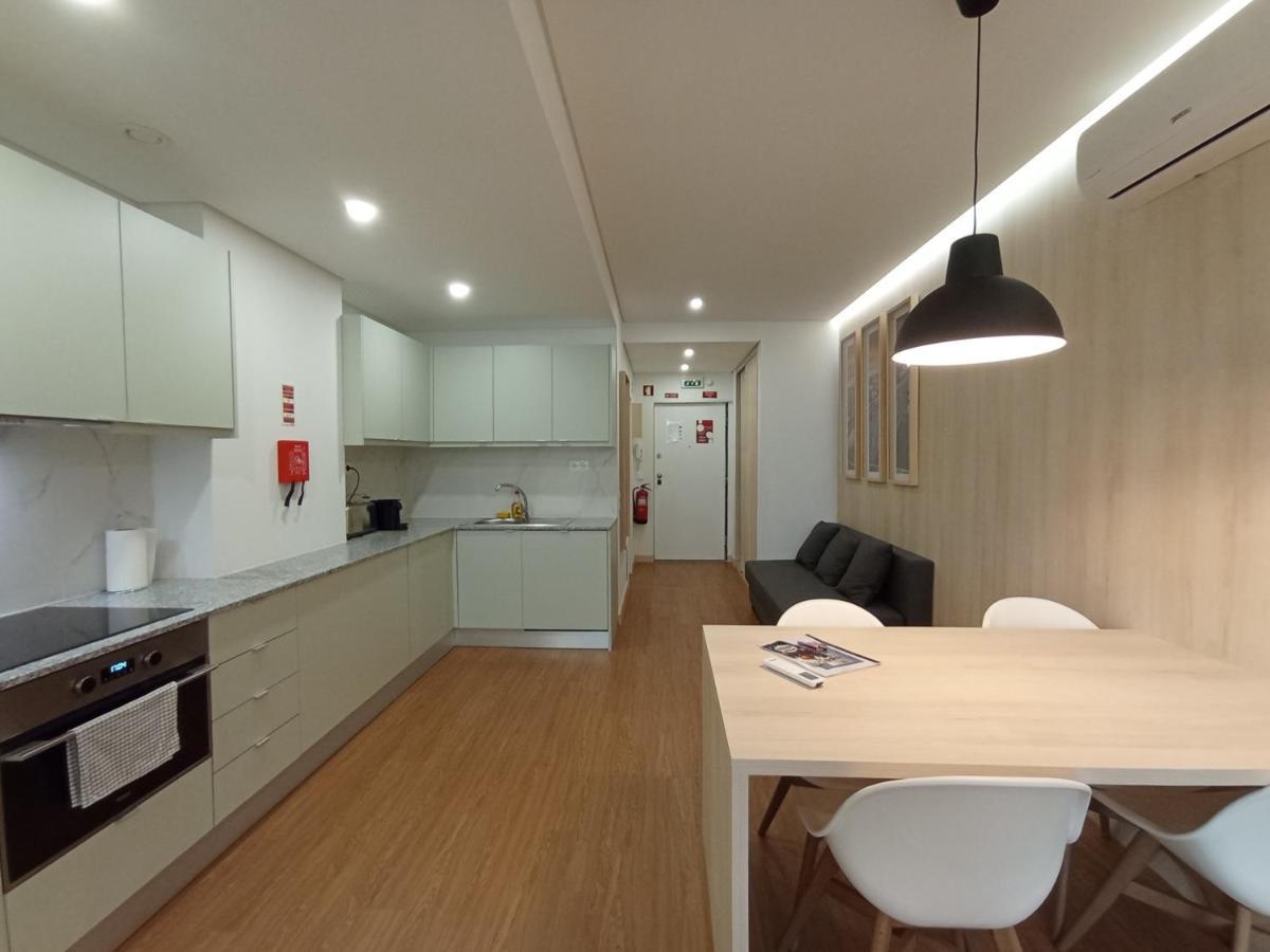 715 Gale Apartment Wi-Fi, Estacionamento 포르투 외부 사진